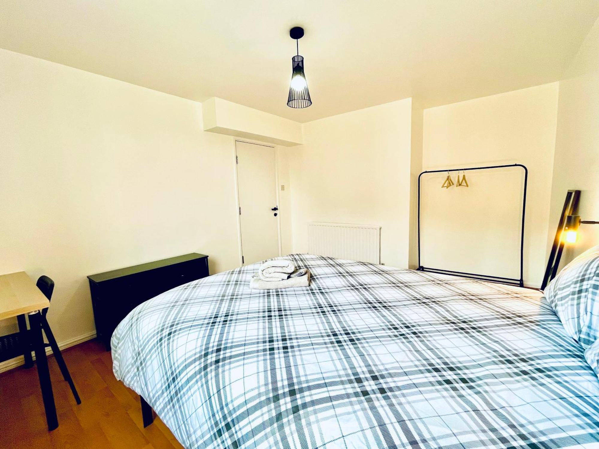 2 - Private Double In 4 Bed Flat Alloggio in famiglia *