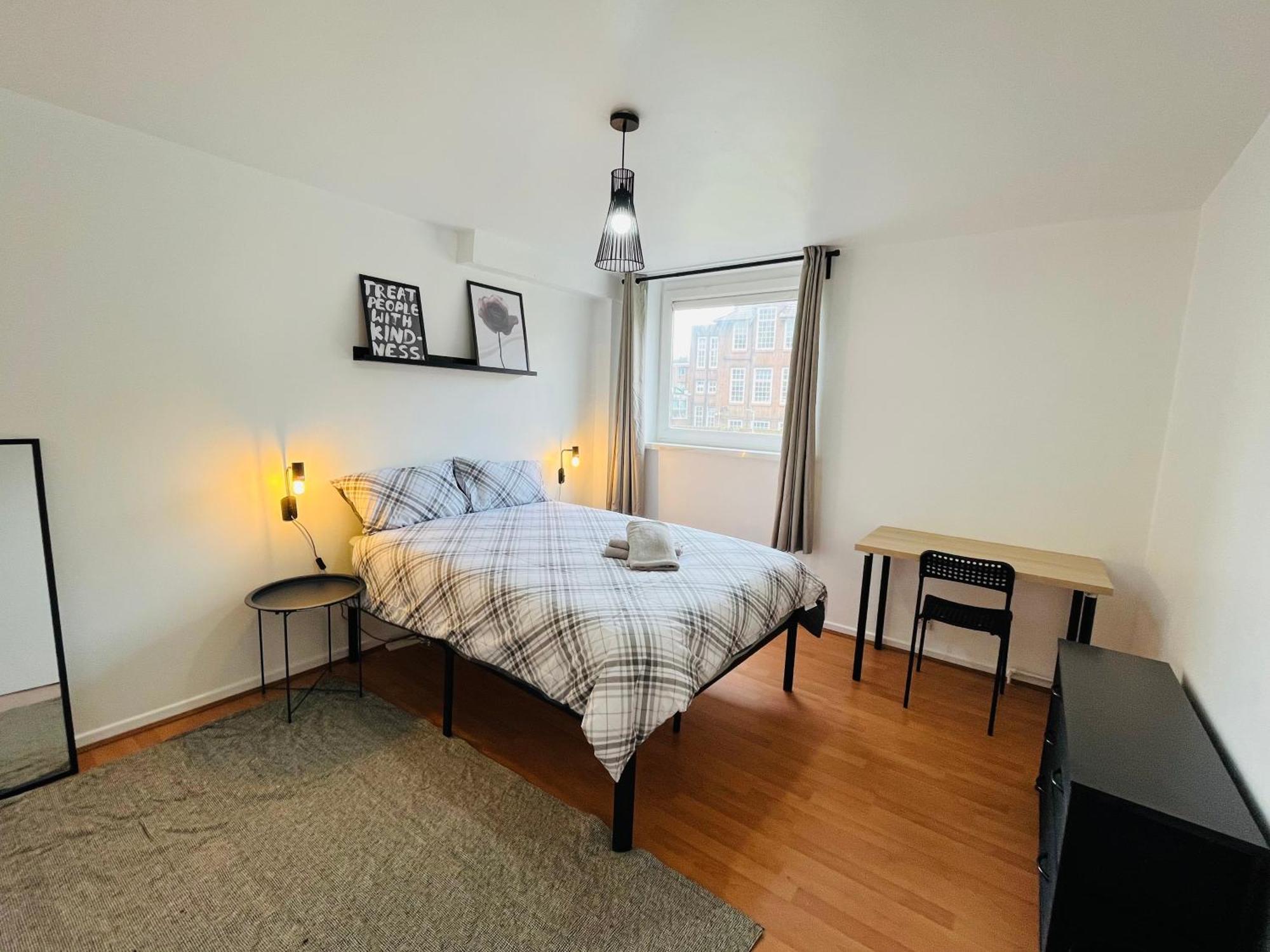 Alloggio in famiglia 2 - Private Double In 4 Bed Flat